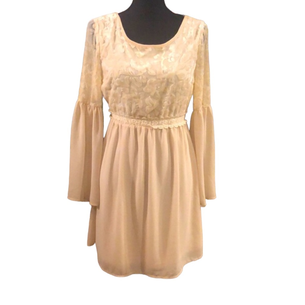 FLYING TOMATO CRUSHED VELVET CREAM COLOR DRESS WITH BELL SLEEVES SIZE SMALL